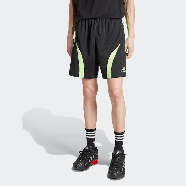 adidas Originals Shorts »TEAMGEIST ADICOLOR« aus weichem Doppelstrick, Obermaterial aus Polyester