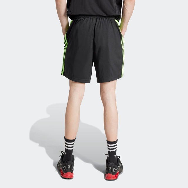 adidas Originals Shorts »TEAMGEIST ADICOLOR« aus weichem Doppelstrick, Obermaterial aus Polyester