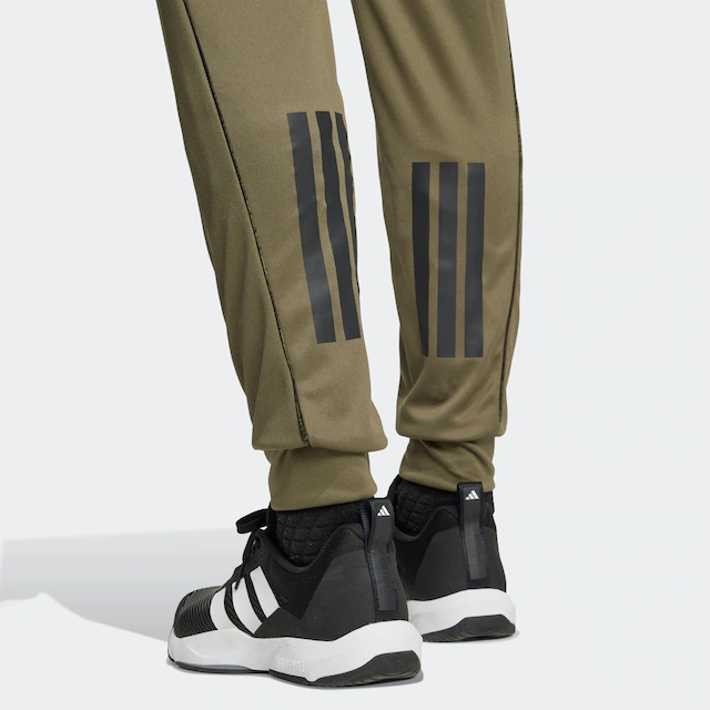 adidas Performance Sporthose »TRAIN ESSENTIALS SAISONALE« mit Camo-Paspelierung, aus dehnbarem Strickmaterial, aus Polyester