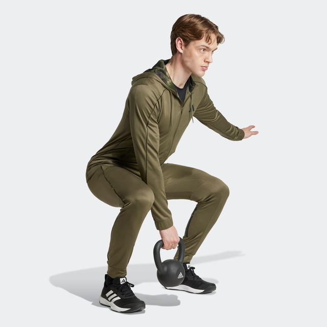adidas Performance Sporthose »TRAIN ESSENTIALS SAISONALE« mit Camo-Paspelierung, aus dehnbarem Strickmaterial, aus Polyester