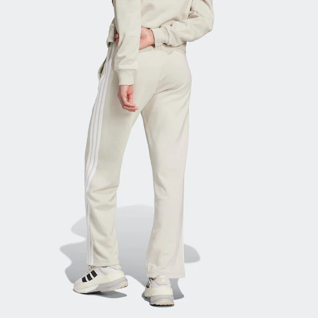 adidas Sportswear Sporthose »ESSENTIALS 3-STREIFEN OPEN HEM FRENCH TERRY« Reguläre Passform, aus weichem French Terry