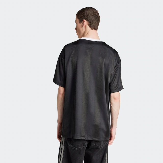 adidas Originals T-Shirt »ADIDAS ADICOLOR JACQUARD TRIKOT« lockere Passform, Rundhalsausschnitt, mit klassischem Trefoil Logo