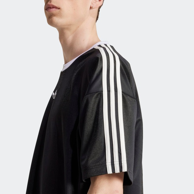 adidas Originals T-Shirt »ADIDAS ADICOLOR JACQUARD TRIKOT« lockere Passform, Rundhalsausschnitt, mit klassischem Trefoil Logo