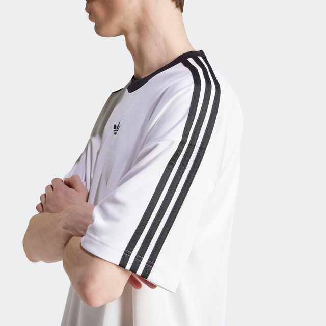 adidas Originals T-Shirt »ADIDAS ADICOLOR JACQUARD TRIKOT« lockere Passform, Rundhalsausschnitt, mit klassischem Trefoil Logo