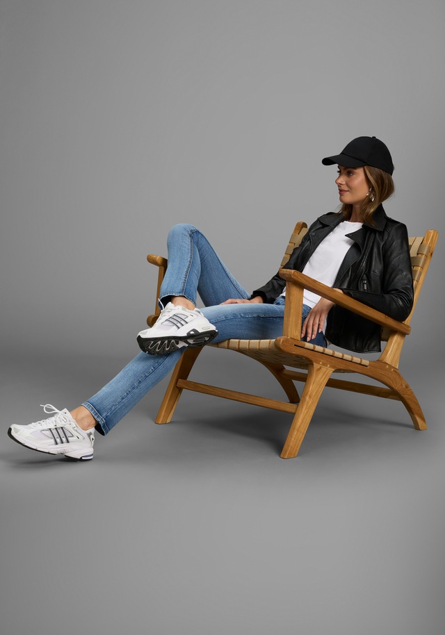 Arizona Comfort-fit-Jeans »mit Keileinsätzen« niedrige Leibhöhe