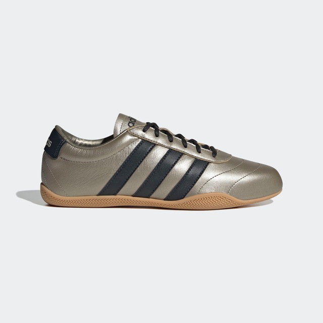 adidas Sportswear Sneaker »GRAND COURT LO« Design auf den Spuren des adidas Superstar