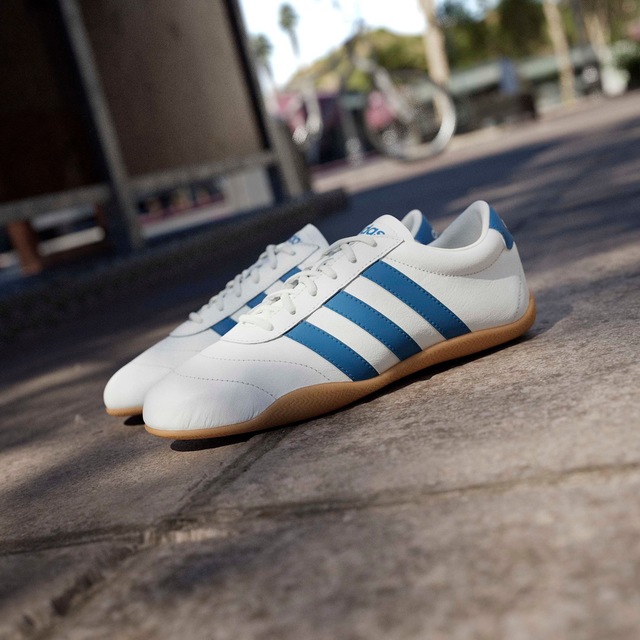 adidas Sportswear Sneaker »GRAND COURT LO« Design auf den Spuren des adidas Superstar