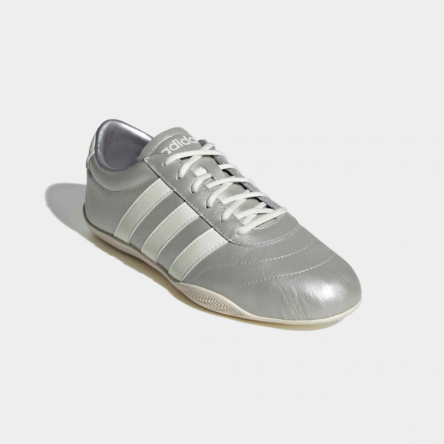 adidas Sportswear Sneaker »GRAND COURT LO« Design auf den Spuren des adidas Superstar
