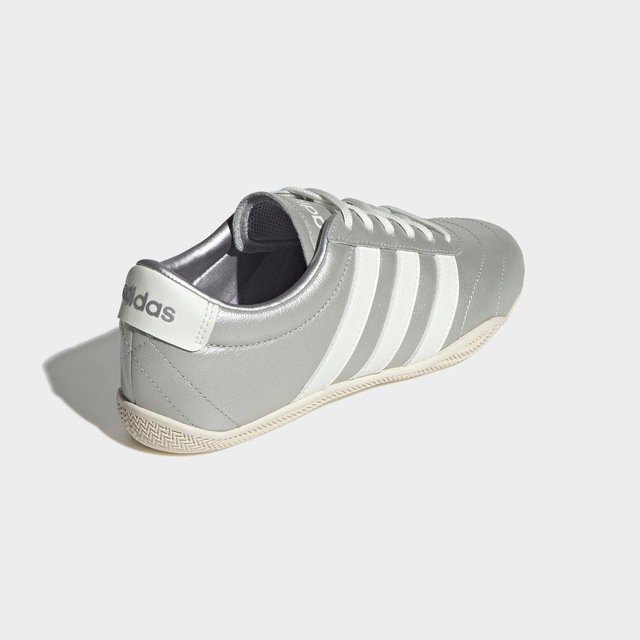 adidas Sportswear Sneaker »GRAND COURT LO« Design auf den Spuren des adidas Superstar