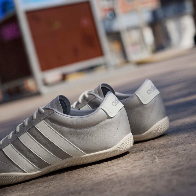 adidas Sportswear Sneaker »GRAND COURT LO« Design auf den Spuren des adidas Superstar