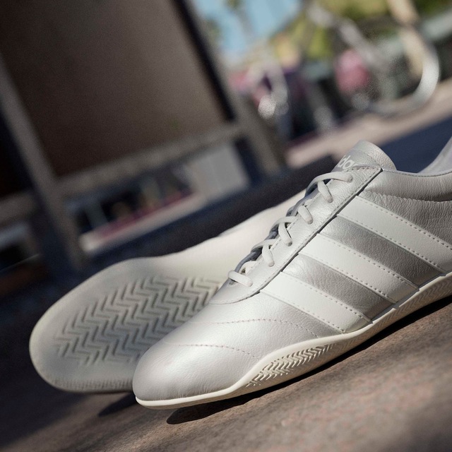 adidas Sportswear Sneaker »GRAND COURT LO« Design auf den Spuren des adidas Superstar