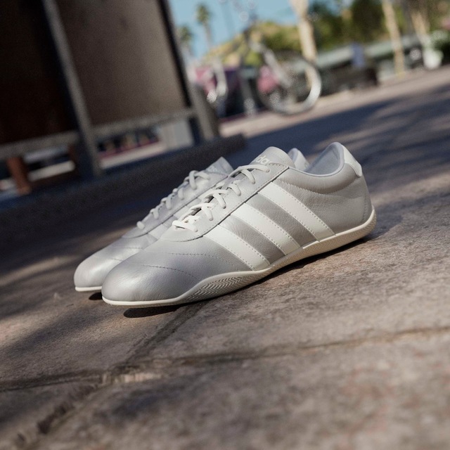 adidas Sportswear Sneaker »GRAND COURT LO« Design auf den Spuren des adidas Superstar