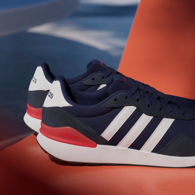 adidas Sportswear Sneaker »RUN 60S 4.0« inspiriert vom Design der adidas ZX Modelle