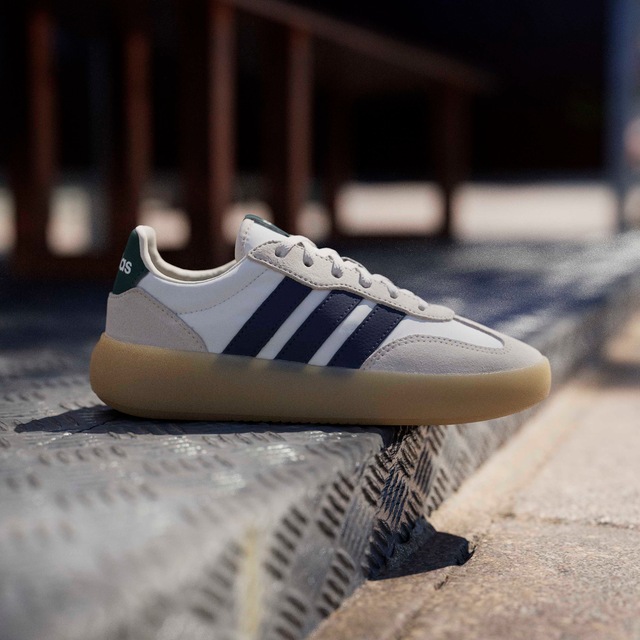 adidas Sportswear Sneaker »BARREDA DECODE KIDS« inspiriert vom Design des Handball Spezial, für Kinder & Jugendliche