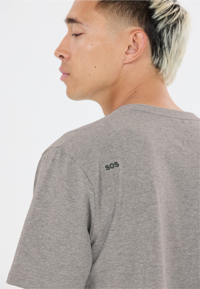SOS Funktionsshirt »Kvitfjell« mit biologischer Baumwolle und subtilem SOS-Print