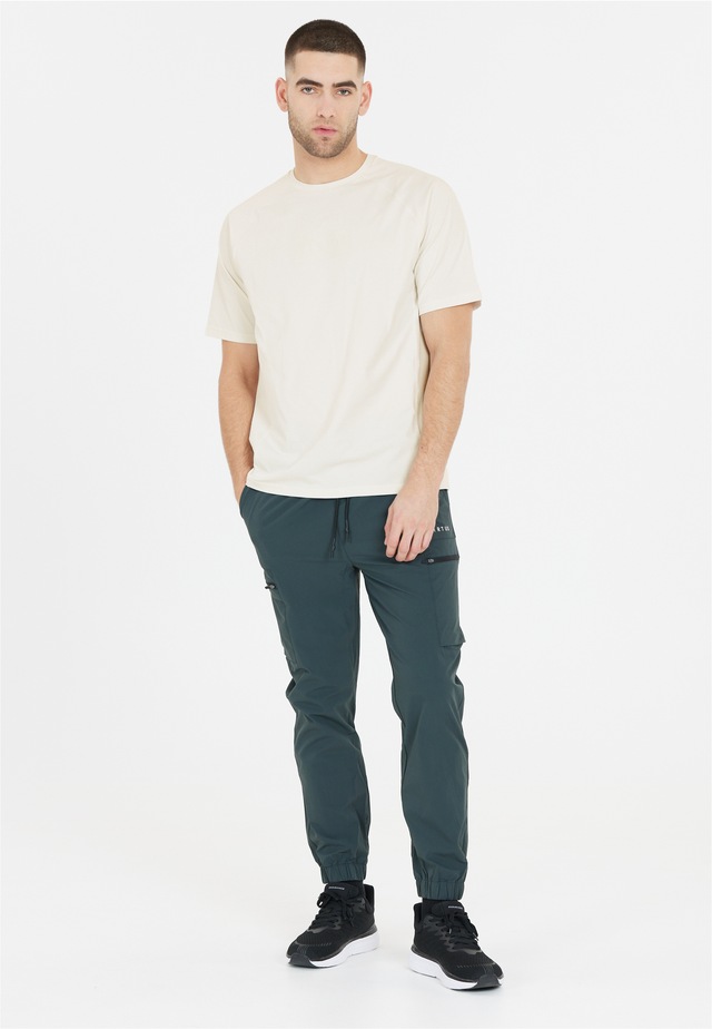 Virtus Funktionsshirt »Kaleb« mit Stretch und schnelltrocknender Qualität