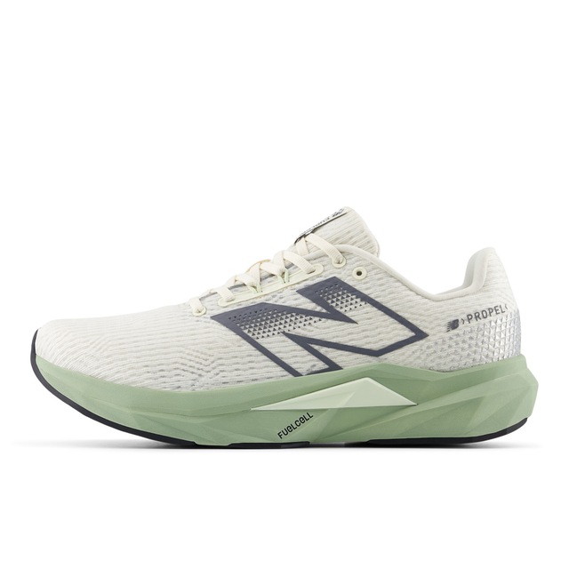 New Balance Laufschuh »FUELCELL PROPEL V5« mit FuelCell-Mittelsohle