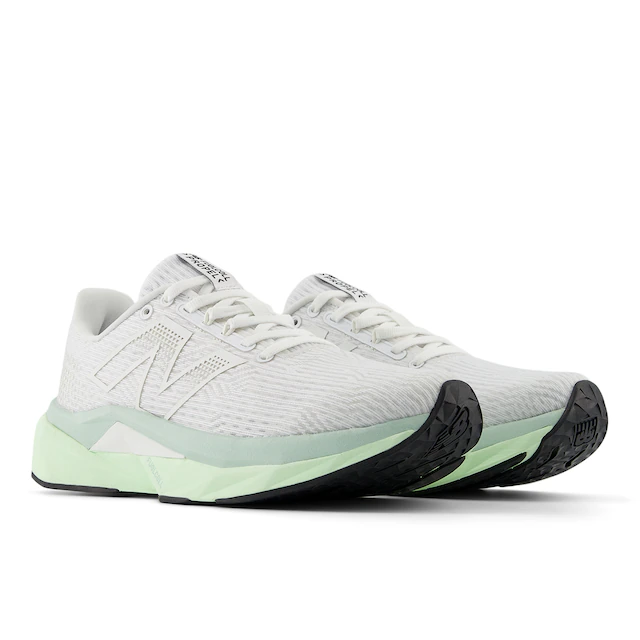 New Balance »FUELCELL PROPEL V5« mit FuelCell-Mittelsohle