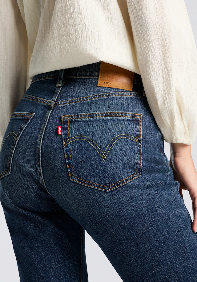 Levi's® Stretch-Jeans »LV Jeans 501 CURVE BLACKS« Die Passform schmeichelt kurvigen Figuren