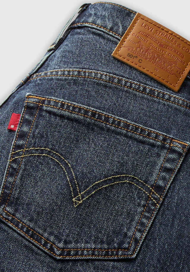 Levi's® Stretch-Jeans »LV Jeans 501 CURVE BLACKS« Die Passform schmeichelt kurvigen Figuren