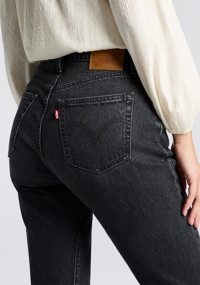Levi's® Stretch-Jeans »LV Jeans 501 CURVE BLACKS« Die Passform schmeichelt kurvigen Figuren