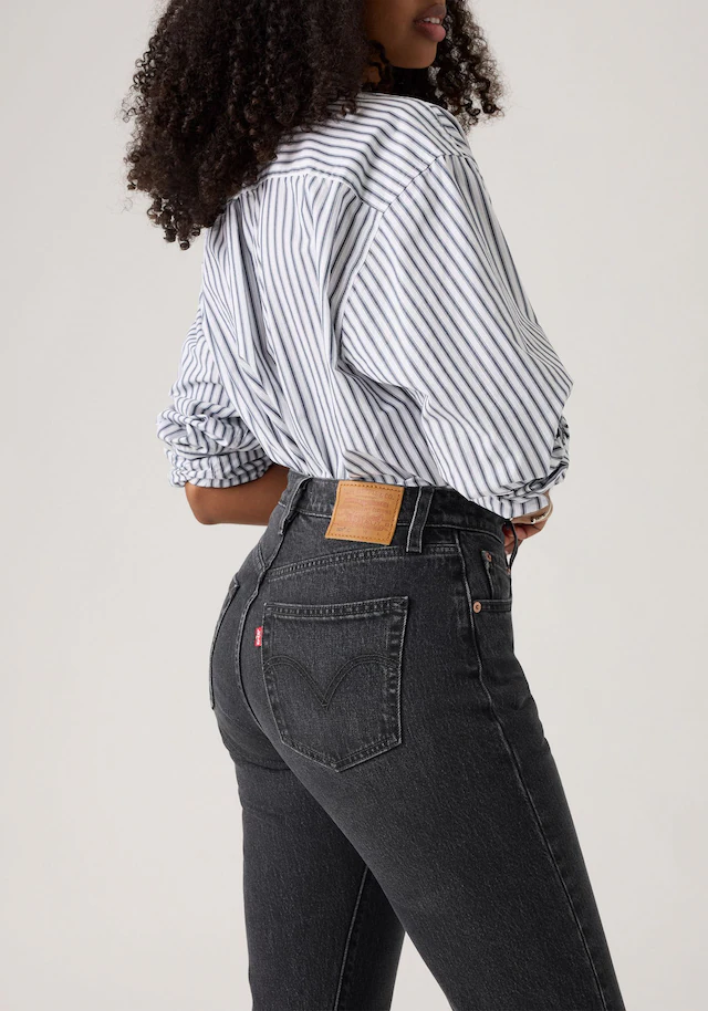 Levi's® Stretch-Jeans »LV Jeans 501 CURVE BLACKS« Die Passform schmeichelt kurvigen Figuren