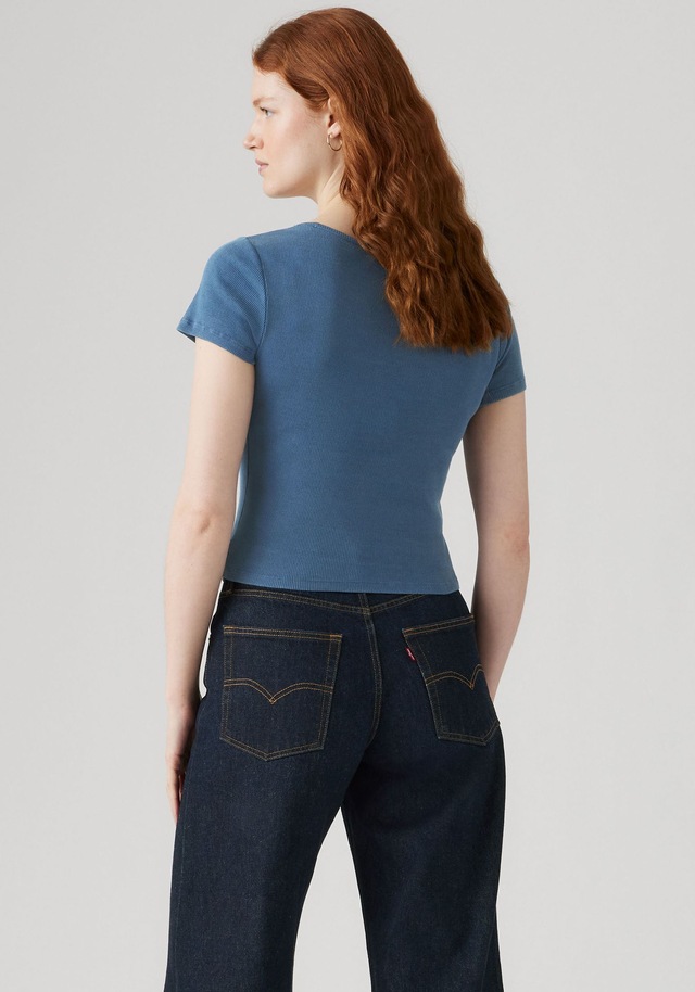 Levi's® T-Shirt »Levi's® Essential T-Shirt mit quadratischem Ausschnitt« Feinrippqualität