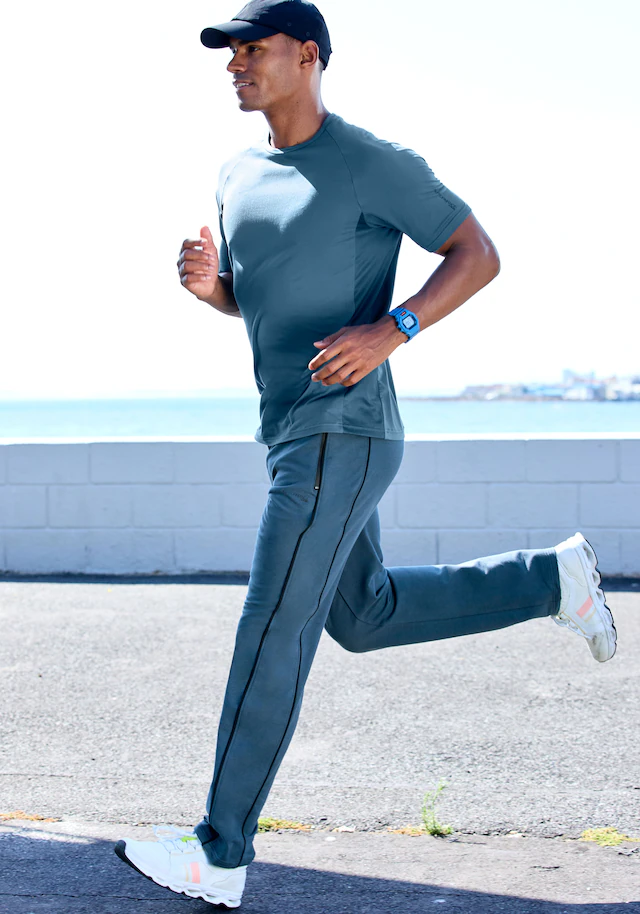 Le Jogger Performance Funktionsshirt mit Rundhalsausschnitt und seitlichen Mesh-Einsatz