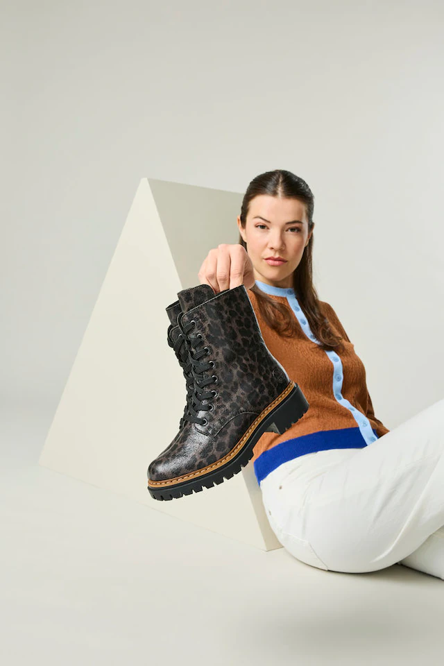 Rieker Schnürboots Schnürstiefelette, Profilsohle, in veganer Verarbeitung