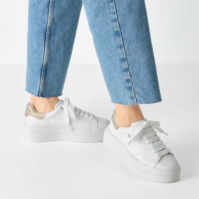 Tamaris Plateausneaker Schnürschuh, Halbschuh mit Schmucksteinen an der Ferse, Damensneaker