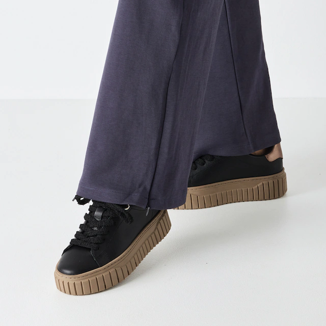 Tamaris Plateausneaker Freizeitschuh, Halbschuh, Schnürschuh mit Eye-Catcher Plateau