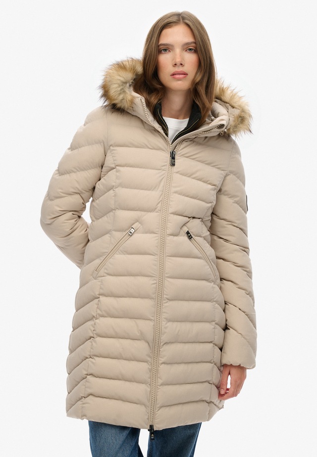 Superdry Steppjacke »FUJI FAUX FUR HOOD MID LENGTH« mit Kapuze Slim Fit, mit Reißverschluss, aus Polyester und Kunstfaser