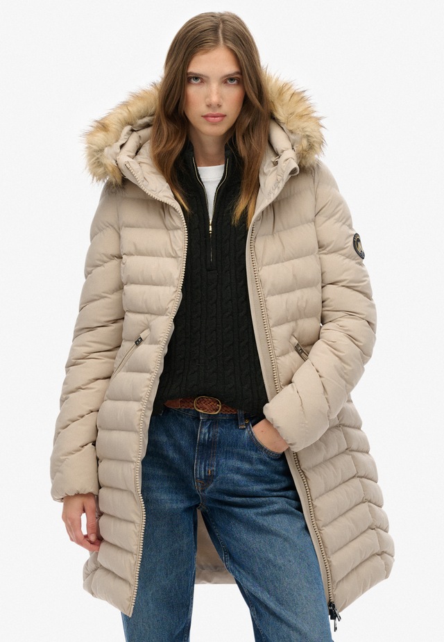 Superdry Steppjacke »FUJI FAUX FUR HOOD MID LENGTH« mit Kapuze Slim Fit, mit Reißverschluss, aus Polyester und Kunstfaser