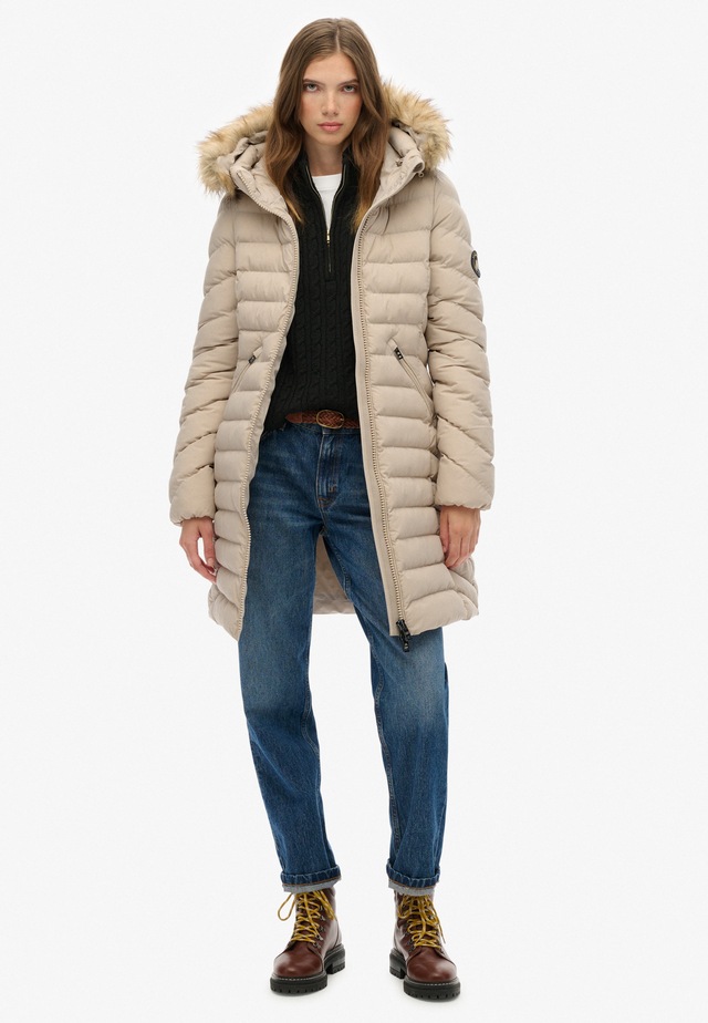 Superdry Steppjacke »FUJI FAUX FUR HOOD MID LENGTH« mit Kapuze Slim Fit, mit Reißverschluss, aus Polyester und Kunstfaser