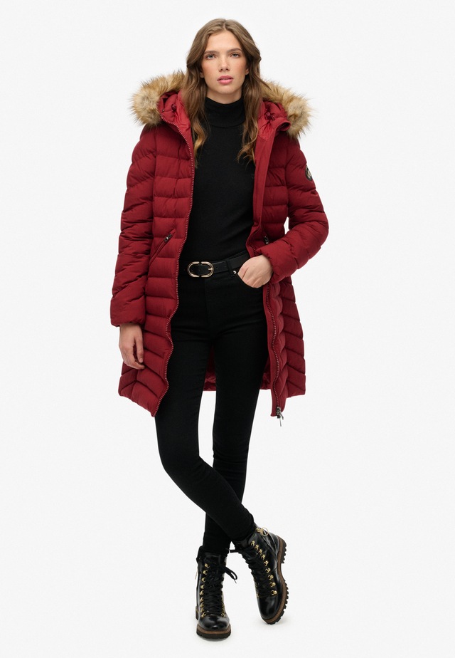 Superdry Steppjacke »FUJI FAUX FUR HOOD MID LENGTH« mit Kapuze Slim Fit, mit Reißverschluss, aus Polyester und Kunstfaser