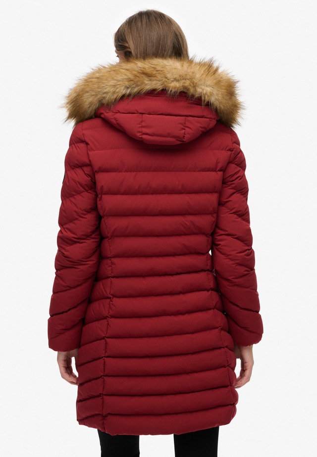 Superdry Steppjacke »FUJI FAUX FUR HOOD MID LENGTH« mit Kapuze Slim Fit, mit Reißverschluss, aus Polyester und Kunstfaser