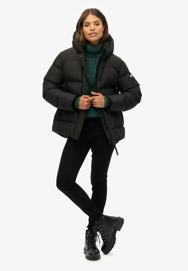 Superdry Steppjacke »HOODED 5 BAFFLE SPORTS PUFFER« mit Kapuze mit Reißverschluss, aus Polyester und Kunstfaser, Relaxed Fit
