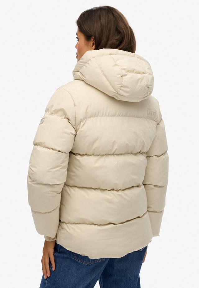 Superdry Steppjacke »HOODED 5 BAFFLE SPORTS PUFFER« mit Kapuze mit Reißverschluss, aus Polyester und Kunstfaser, Relaxed Fit