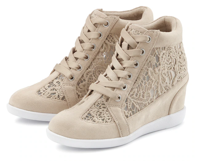 LASCANA Stiefelette »Freizeitschuh, Keilstiefelette, Sneaker,« mit innenliegendem Keilabsatz und eleganten Spitzendetails