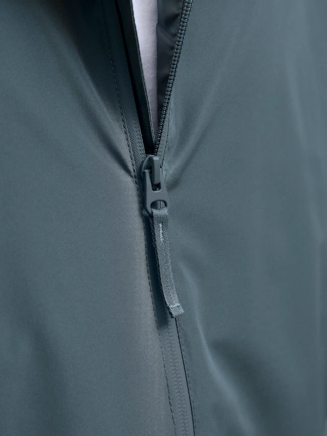 Jack & Jones Outdoorjacke »JJEFLYNN FUNCTIONAL JACKET NOOS« mit Kapuze mit Kordelzug