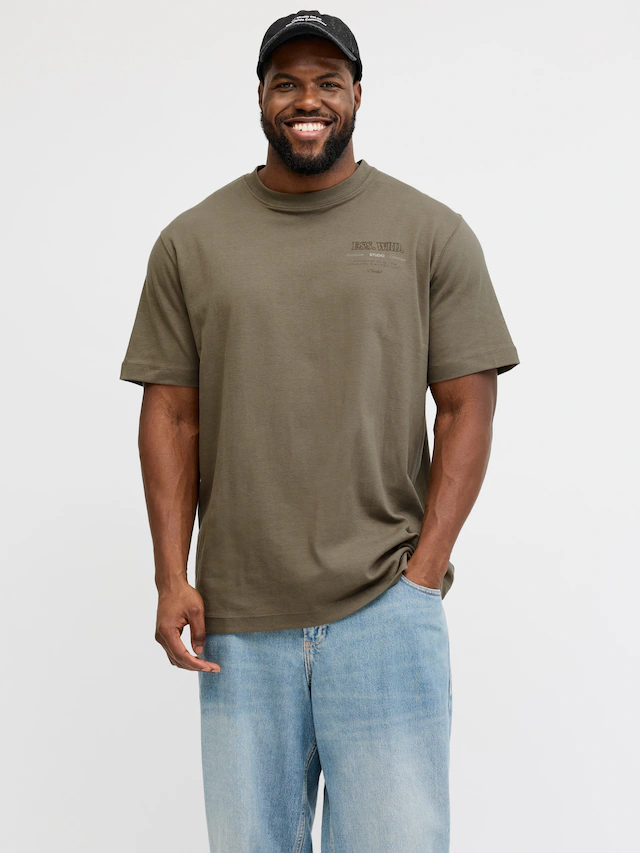 Jack & Jones PlusSize T-Shirt »JJEURBAN EDGE STUDIO TEE SS SN PLS« mit Logobranding
