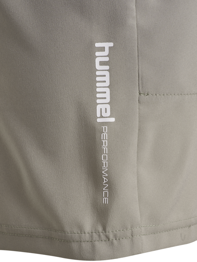 hummel Trainingsshorts »HMLPULSE WORKOUT SHORTS« mit elastischem Bund, reguläre Passform, gewebter Stoff