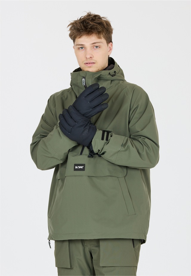 SLOPE Skijacke »Ruki« Im wetterfesten Anorak-Design