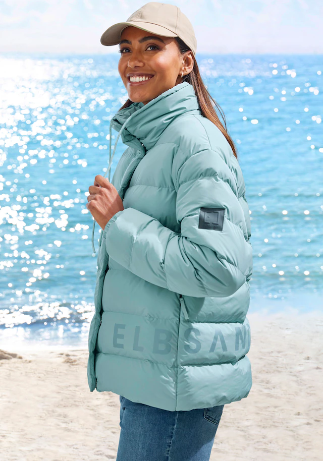 Elbsand Steppjacke mit großem seitlichen Logo-Print