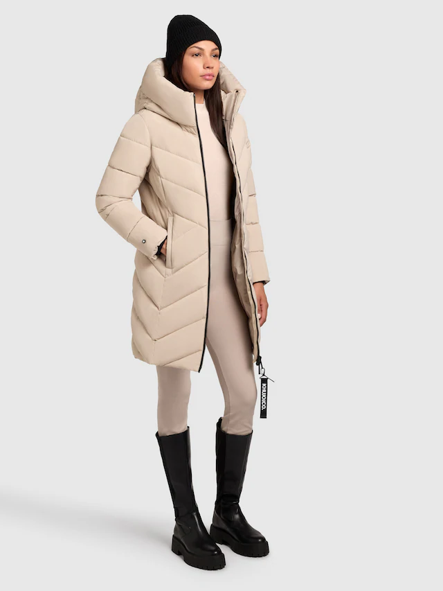 khujo Steppmantel »DARKA2« aus Polyester und Nylon, lockerer Schnitt, mit Eingrifftaschen