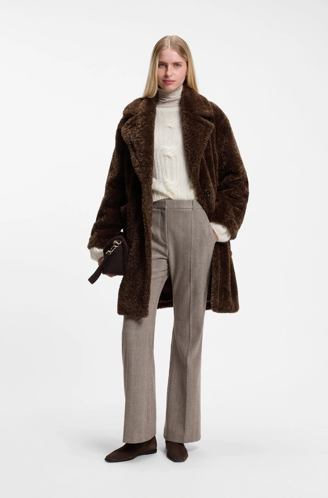 BOSS ORANGE Kurzmantel »Catedy Premium Damenmode« aus softem Teddy, Relaxed Fit