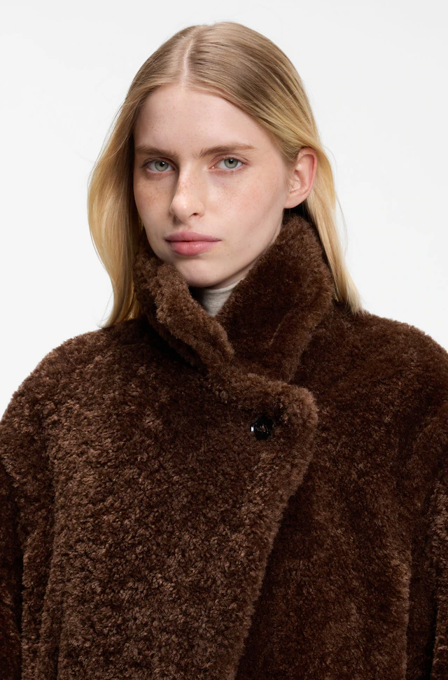 BOSS ORANGE Kurzmantel »Catedy Premium Damenmode« aus softem Teddy, Relaxed Fit