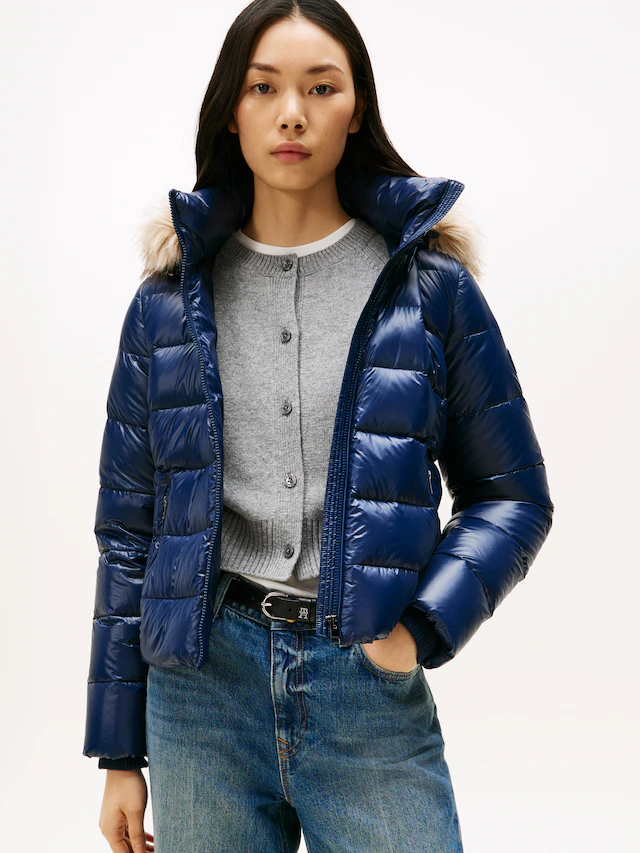 Tommy Hilfiger Steppjacke »GLOSS HW DOWN SLIM JACKET W FUR« in leicht glänzender Optik, mit Fellimitat