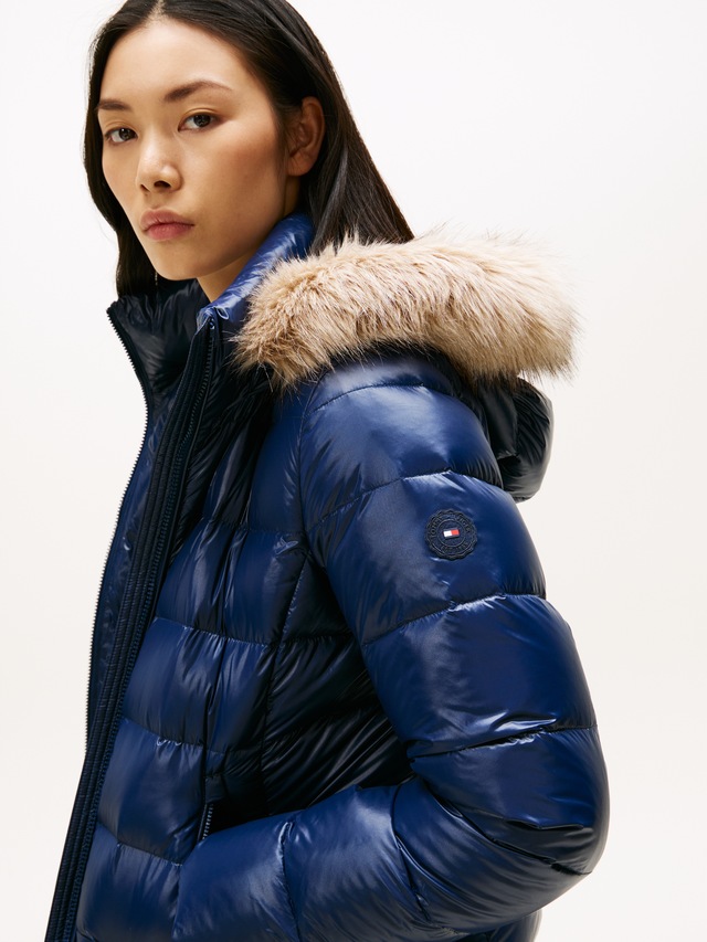 Tommy Hilfiger Steppjacke »GLOSS HW DOWN SLIM JACKET W FUR« in leicht glänzender Optik, mit Fellimitat