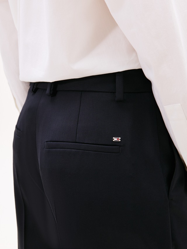 Tommy Hilfiger »TIMELESS WOOL RLXD STRT PANT« mit Wolle